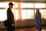 水曜ドラマ『家売るオンナの逆襲』の5話（左から）松田翔太、北川景子 （C）日本テレビ 