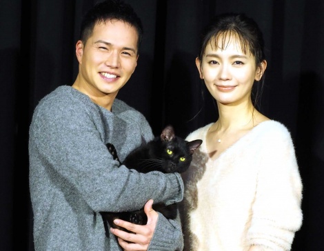 市原隼人 中村ゆり 黒猫にメロメロ 引き出された いままでにない顔 Oricon News