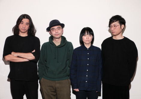『RISING SUN ROCK FESTIVAL』で復活するNUMBER GIRL（左から）中尾憲太郎（B）、向井秀徳（Vo／G）、田渕ひさ子（G）、アヒト・イナザワ（Dr） 