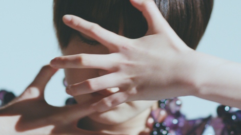 画像・写真 | 平手友梨奈、『ANREALAGE』新作映像で圧倒的透明感 音楽