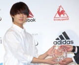 ����E�l�u���傤���q�ǂ�?�v�X�j�[�J�[�ƕ��i�����b �w�����߂��ĕ�e���犅 