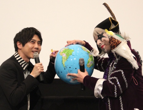 ゴー ジャス プリキュアネタ連発 梶裕貴も地球儀持ってお手伝い Oricon News