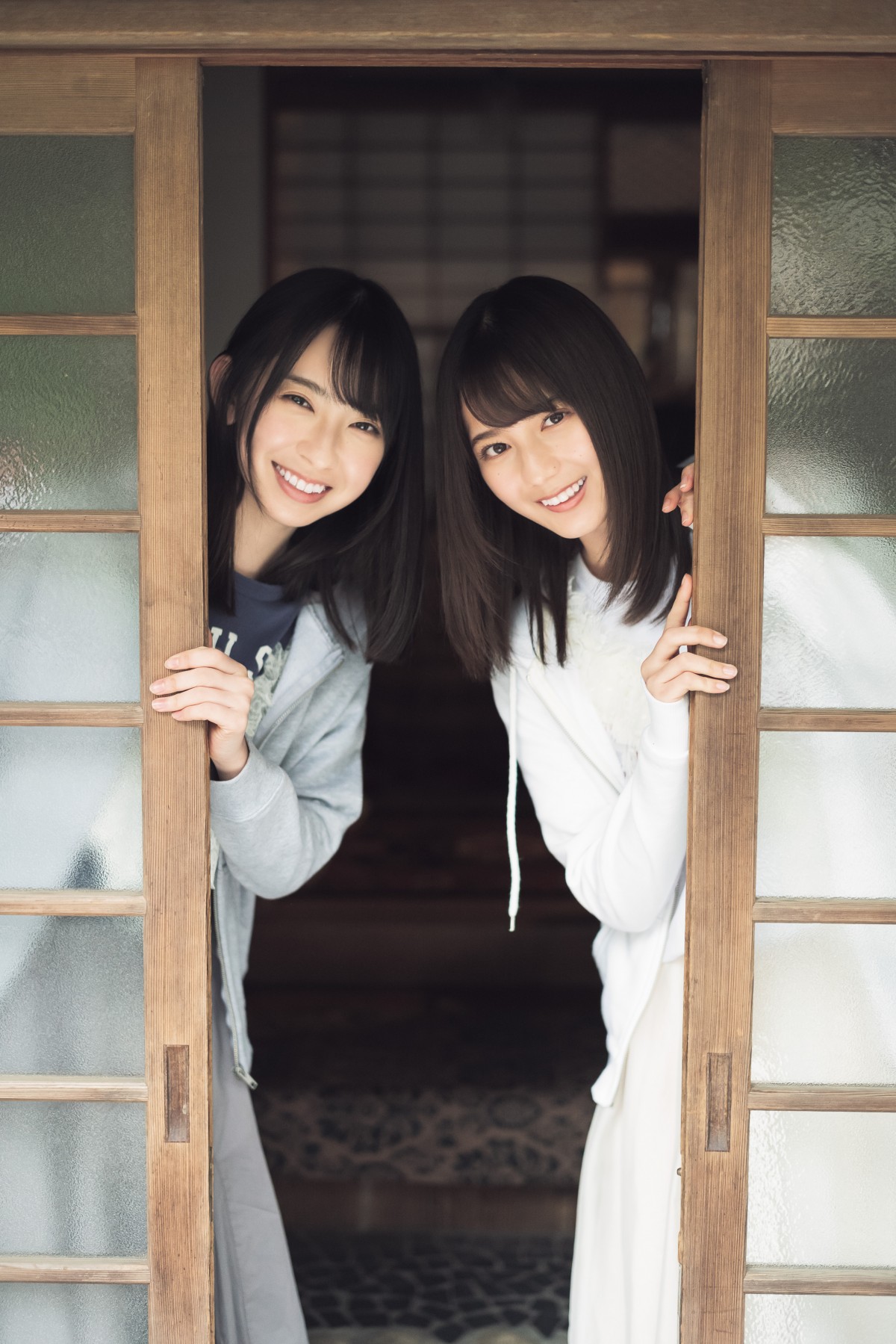 画像・写真 | 日向坂46・小坂菜緒＆金村美玖“16歳コンビ”のおそろい白 