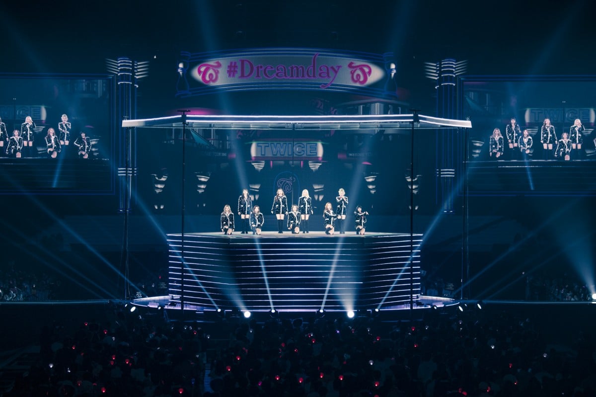 TWICE、初のドームツアー開幕「夢をかなえてくれてありがとう