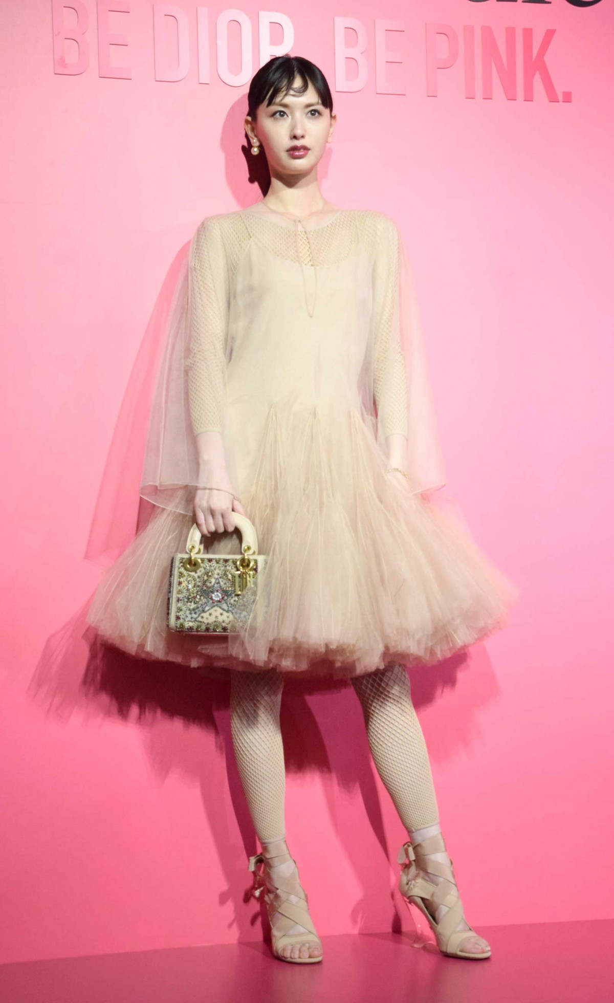 正規品【新品電池】BURBERRY 4631/動作良好 人気モデル 美品 動作品 画像・写真 | 桐谷美玲、齋藤飛鳥、今田美桜ら… 豪華モデル＆女優が“美