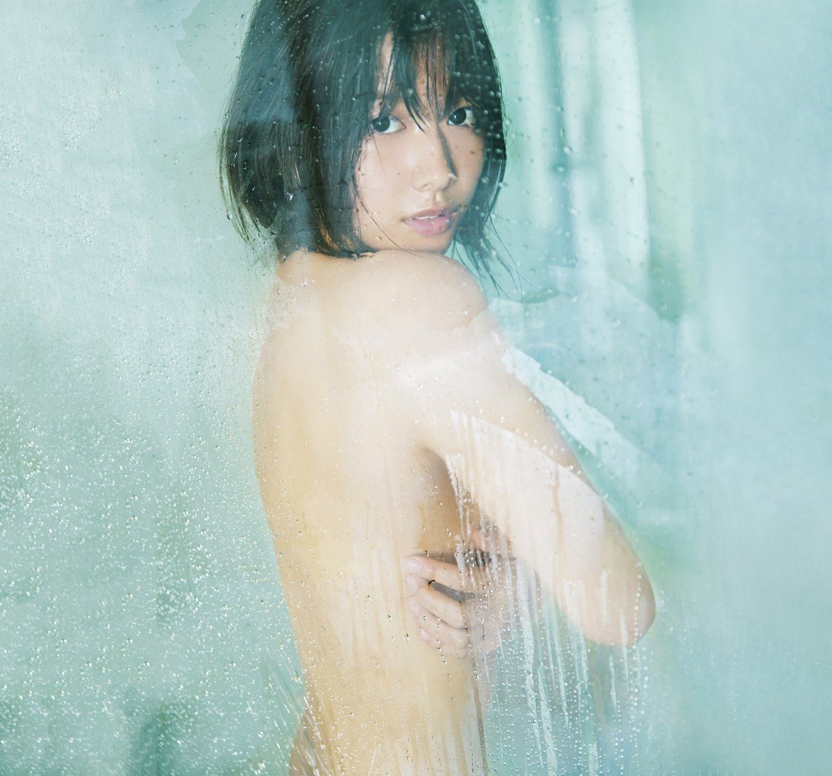 欅坂　ヌード 画像・写真 | 欅坂46渡邉理佐、衝撃シャワーカットで美ボディ解禁 話題の写真集から珠玉カット公開 1枚目 | ORICON NEWS
