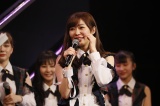 HKT48卒業公演で松岡菜摘からの手紙に涙する指原莉乃 （C）AKS 