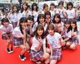 �y���ꍑ�ۉf��ՁzNMB48�g�c�闢�A�R�{�ʂƋv���Ԃ�̑ΖʂŏΊ� �a�J���͐H�������� 