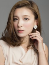 �g�����̓K�[���h�J���і덁����3�q�����o�Y�u�Ƒ�5�l�̐V����START�v 