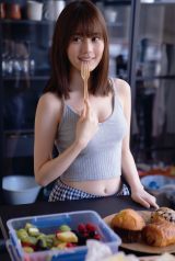 ���c�G���ԁA�����̏㔼���u�ʐ^�W�v1�� �⓹�O���[�v�̂Ȃ��ł��ۗ��D���Ԃ� 