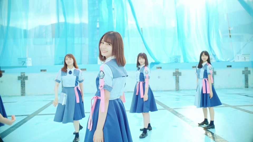 日向坂46、夏っぽさと爽やかさ満載の新曲「ドレミソラシド」MV公開