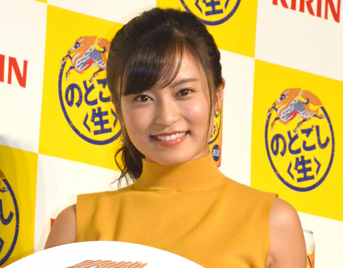 小嶋瑠璃子　脚 激ヤセ疑惑”の小島瑠璃子、美脚＆美背中披露し「こじまは元気です」 | ORICON NEWS
