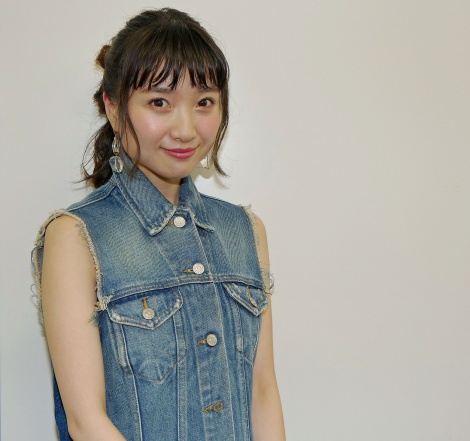 有安杏果が語る音楽活動開始 ソロライブ 写真家としての思い Oricon News