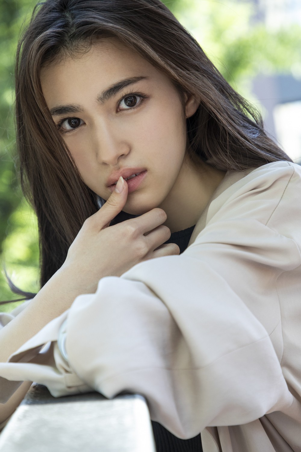 長見玲亜 HUSTLE PRESS 直筆サイン入り写真 画像・写真 | 長見玲亜、1st写真集カット解禁 スウィートパワーの“令和