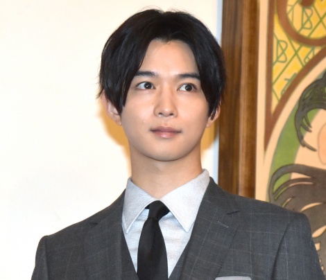 千葉雄大 念願のミュシャ作品に感激 山田五郎が証言 うちの雄大はちゃんと見てました Oricon News