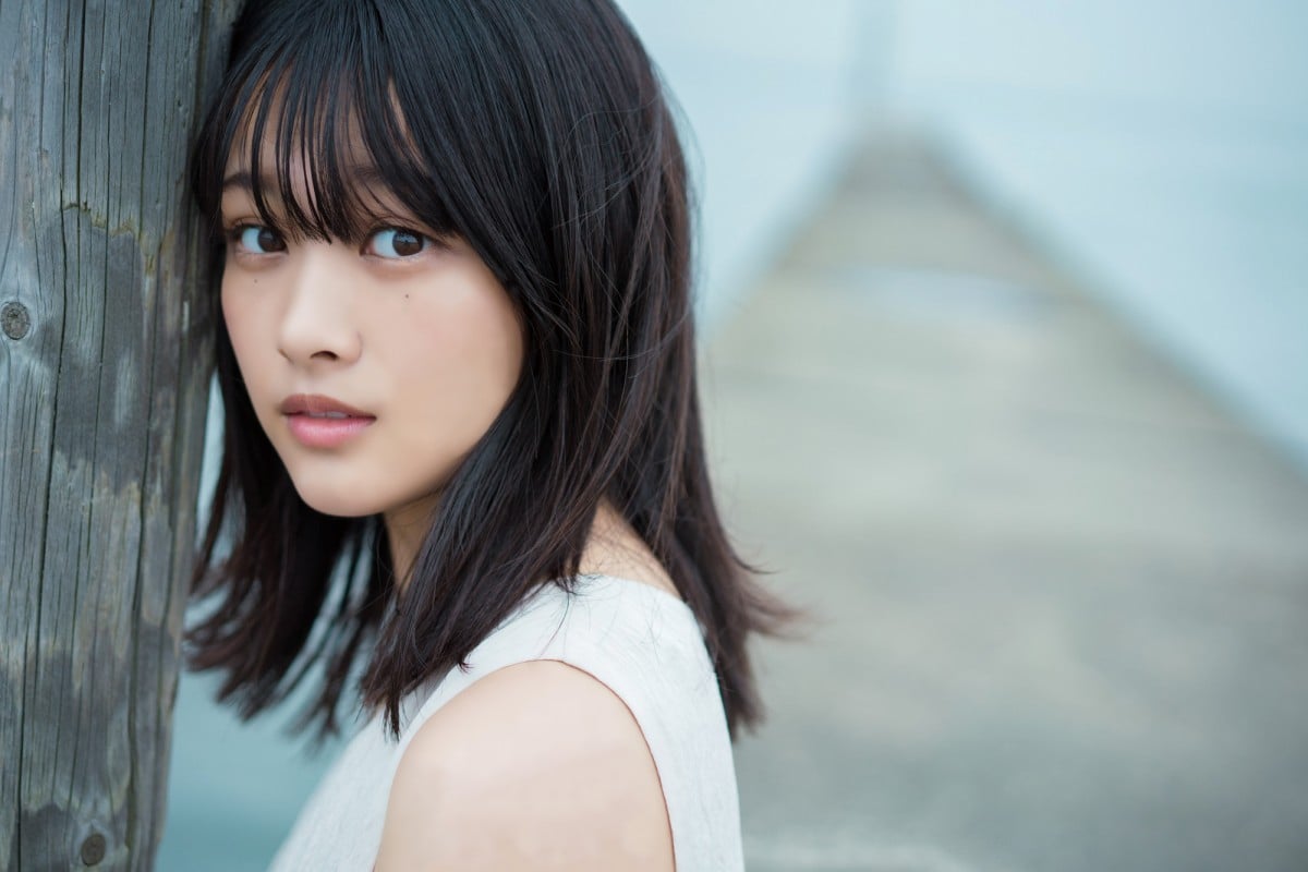 欅坂46・原田葵、活動再開後初のグラビア「カメラの前に立った