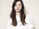 『第16回 コンフィデンスアワード・ドラマ賞』で「主演女優賞」を受賞した吉高由里子 