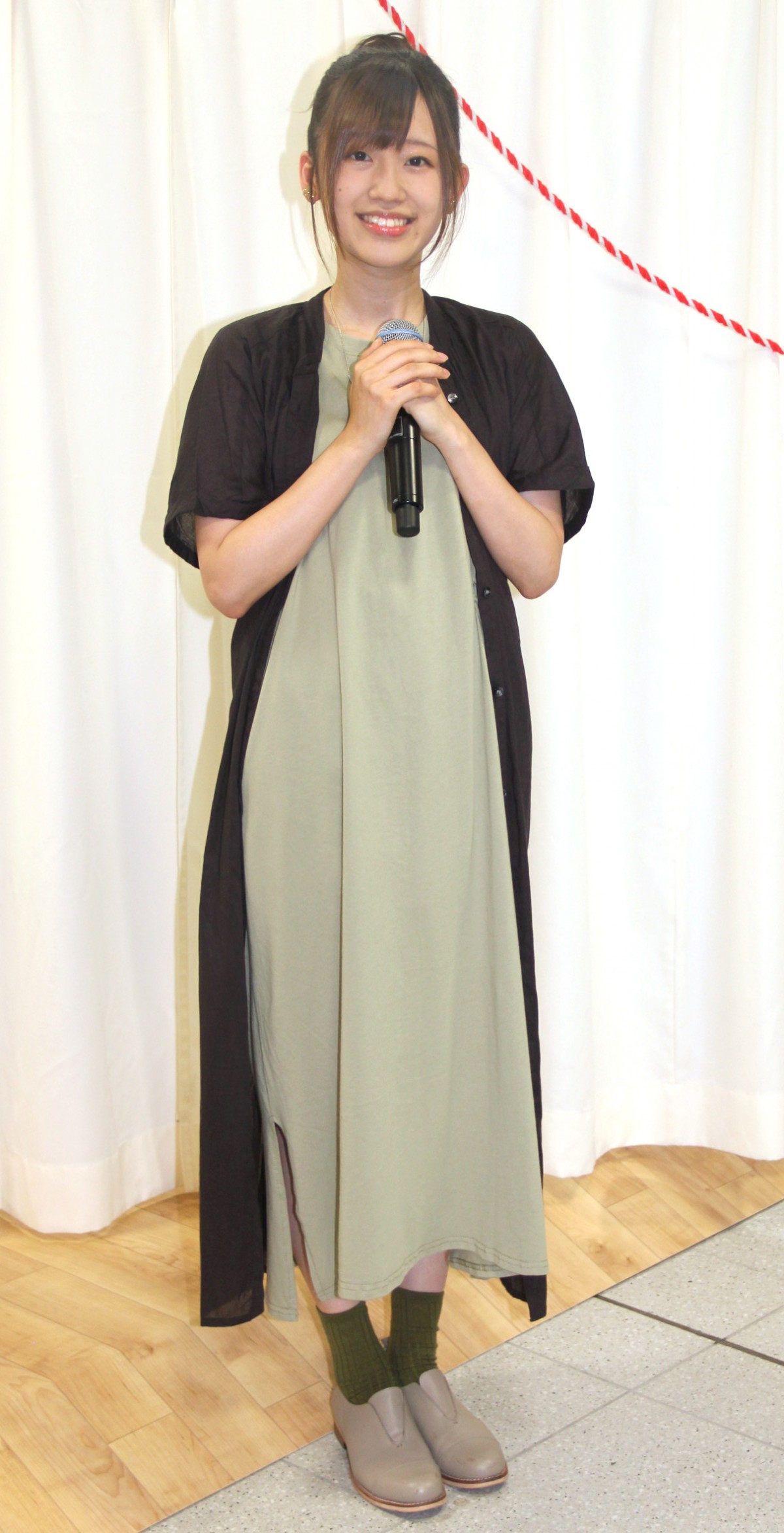 画像・写真 | 声優・高橋李依、等身大“高木さん”像に照れ「『脇腹を