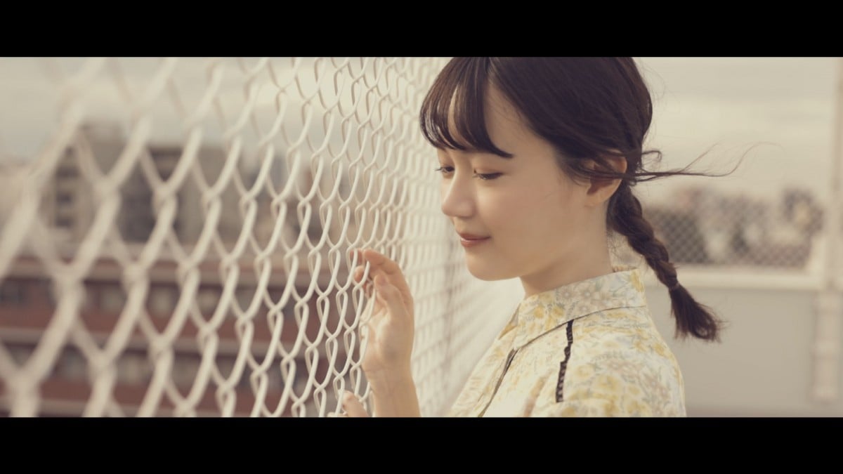 尾崎由香、新アルバム収録曲MV公開「夜寝る前など歌詞を見ながら聴いてほしい」 | ORICON NEWS