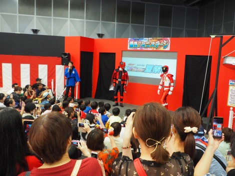 仮面ライダー スーパー戦隊 Wヒーロー 夏祭り開幕 最強フォームもズラリ Oricon News