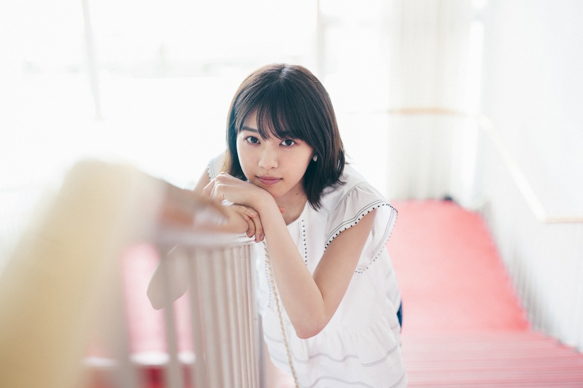 ⊿西野七瀬なーちゃん★サイン入ポスター写真集ネックホルダーセット Amazon.co.jp: 西野七瀬 制服のマネキン B2サイズ ポスター