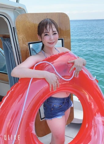 画像 写真 中川翔子 水着姿で海を満喫 セクシーなしょこたんはレア とファン感激 2枚目 Oricon News