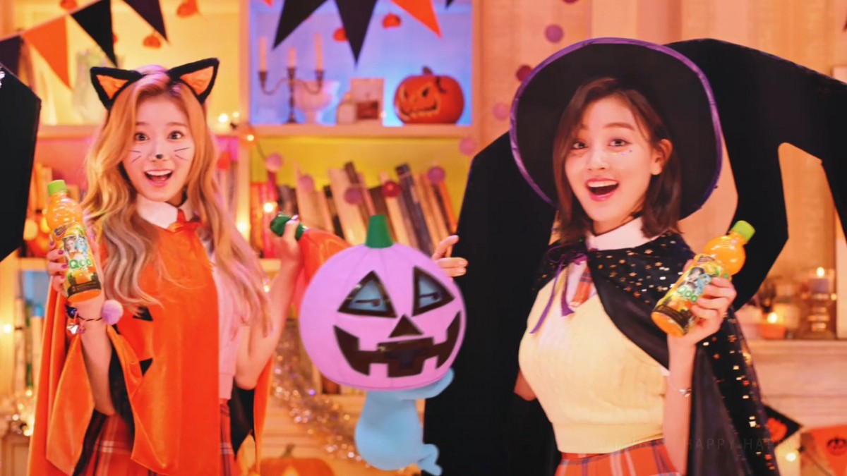 画像・写真 | TWICE、新CMでハロウィン仮装を披露 「仮装やメイクの