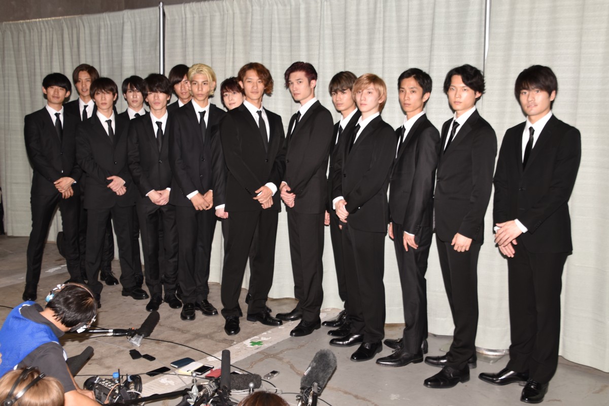 Wj[쑽삳̂ʂ̉ɎQ񂵂()Snow ManASixTONES (C)ORICON NewS inc. 