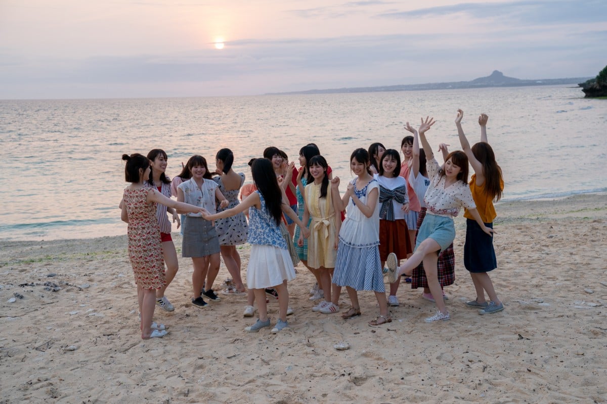 日向坂46初写真集『立ち漕ぎ』2週連続1位 青春感たっぷり“ラストカット