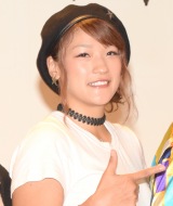 �g�X�J�����hKO�ŕ�����RENA�A�����Ɋ��Ӂ��䕗��Ў҂Ƀ��b�Z�[�W 