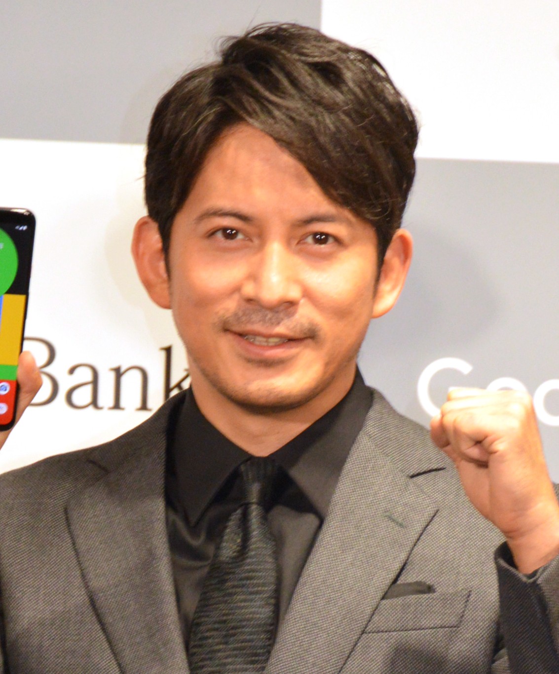 V6・岡田准一、ザキヤマをイジりまくり「役作りに時間かけてた」 | ORICON NEWS