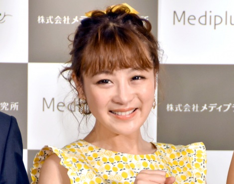 鈴木奈々 ギャル時代 の金髪ロングヘア姿を公開 メイク濃い チーク濃すぎ 笑笑 Oricon News