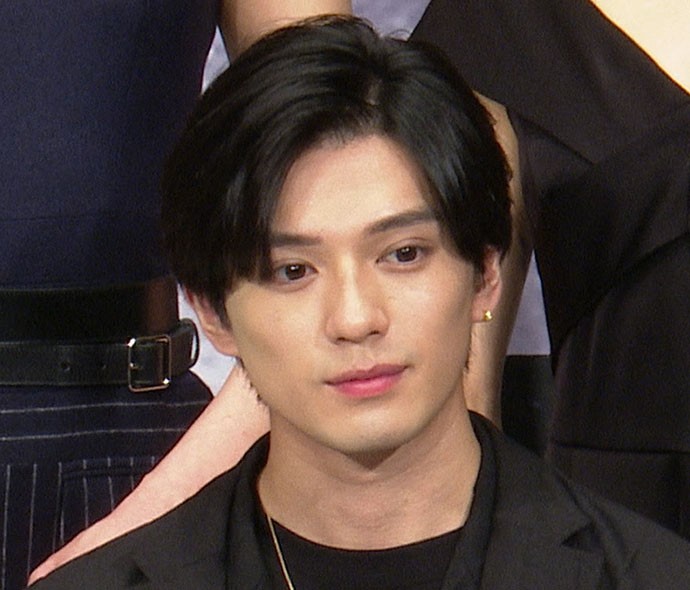 新田真剣佑　公式グッズ　おまとめ　【バラ売り不可です】 新田真剣佑、誕生日ケーキのサプライズに『自撮り』で対応 | オリコン