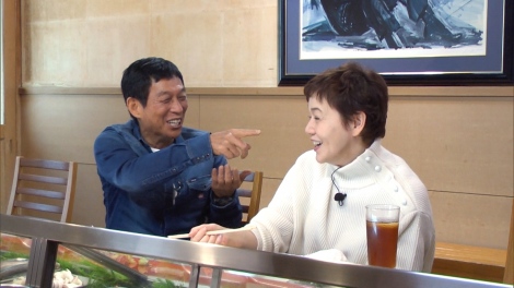 日本テレビ系バラエティー特番『誰も知らない明石家さんま』で離婚以来初の対談を行った(左から)明石家さんま、大竹しのぶ 