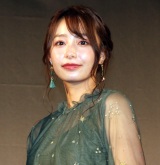 �F�_�����A���l�̃R�X�v���ɋ����ÁX�u����ł���?�v �L�X�d���ɐԖ� 