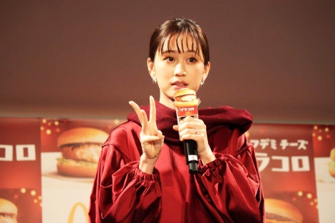 画像 写真 前田敦子が秋葉原に凱旋 センター でグラコロを フライングゲット 2枚目 Oricon News