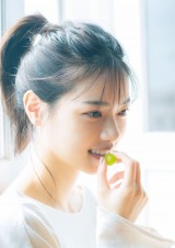 ���쎵���g����������3�ω��h �J�o�[�������wWHITE GRAPH�x�d�ł� 