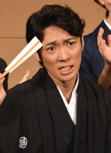 ����w�߂̂Ȃ��R�`�������G�C�v�����t�[���`�x�L�Ҕ��\�ɓo�d�����ӂ��`��`�E�C���Y�� �iC�jORICON NewS inc. 