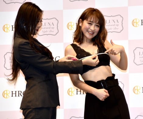 画像 写真 鈴木奈々 夢のcカップで美谷間完成に喜び すごい と赤面 2枚目 Oricon News