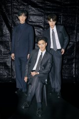 Funky Galaxy�A1�E28���̃f�W�^���ʐ^�W���� �g��l�̃J���_�h���`������ 