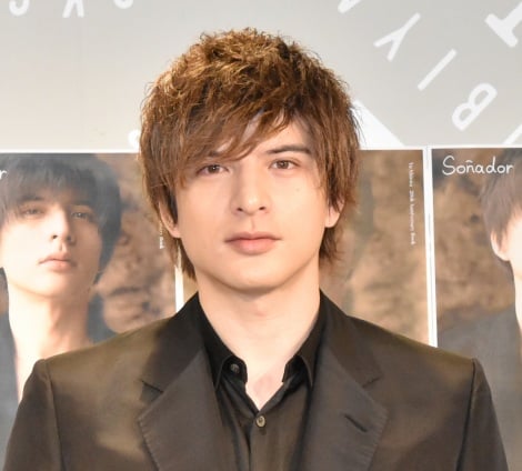 sl^łƂƂU߂cD=fr[20NLO\ʐ^WwSonador Yu Shirota 20th Anniversary BookxCxgO͂ݎ (C)ORICON NewS inc. 