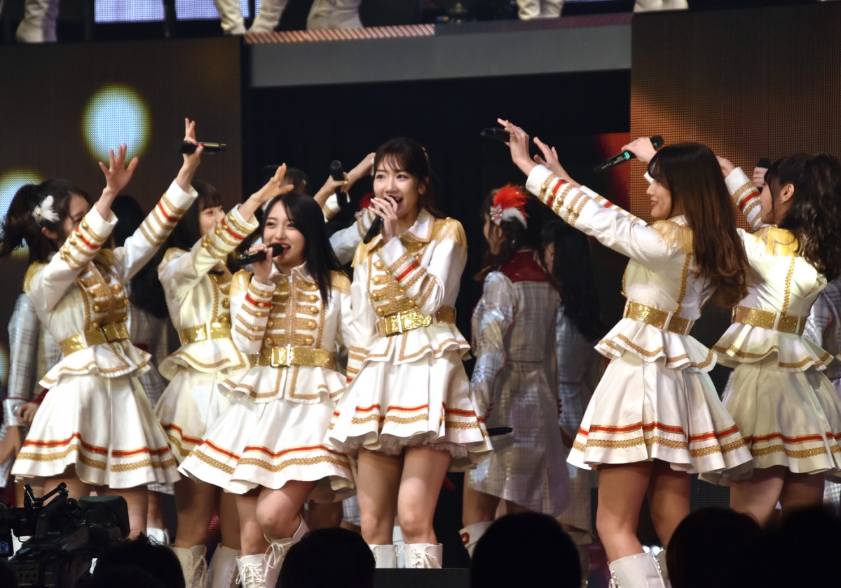 AKB48 単独コンサート 〜15年目の挑戦者〜 Amazon.co.jp: 【DVD】AKB48単独コンサート～15年目の挑戦者～ 通常