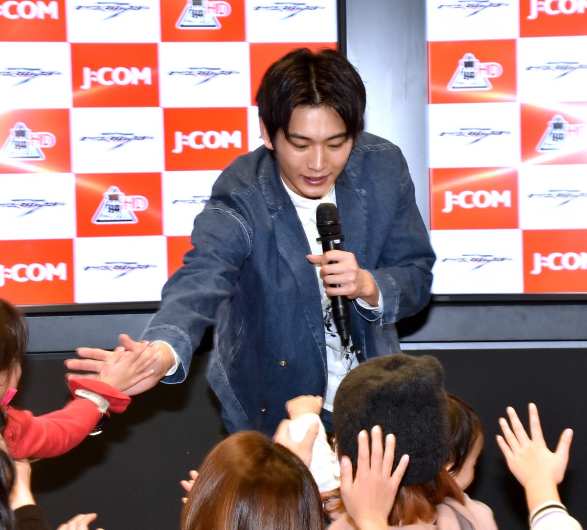 IWiVVl}wʃC_[WIE NEXT TIME QCcA}WFXeBx̏fLOCxgɏocx (C)ORICON NewS inc. 