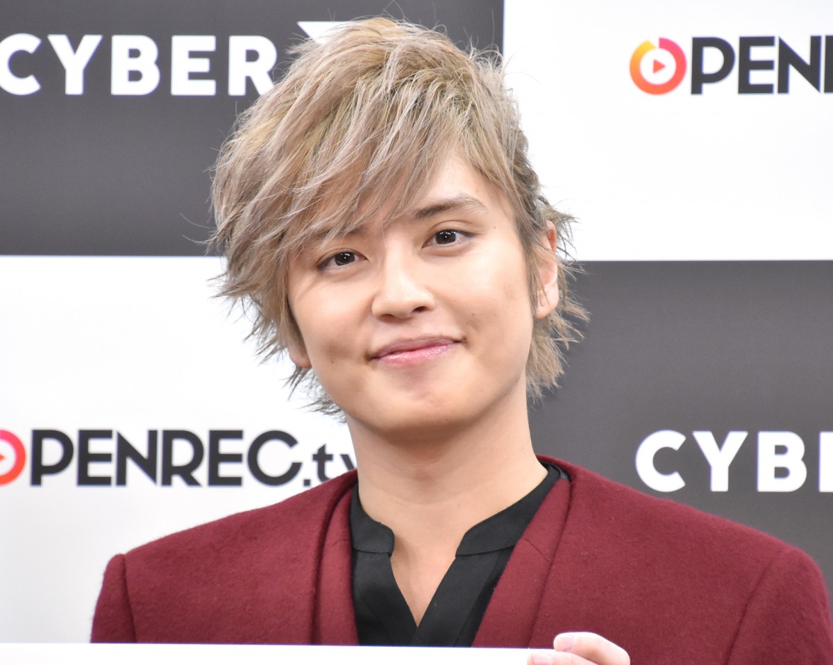 手越祐也、ジャニーズ初のゲーム実況生配信 生コメントに「緊張と