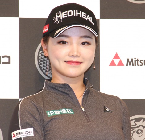 中国美女プロゴルファー セキ選手 秘密 体脂肪率に赤面 企業と初の所属契約に喜び Oricon News