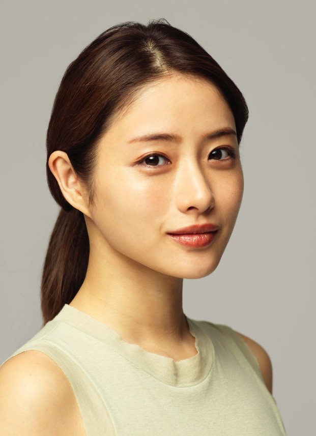 石原さとみ『カバーガール大賞』2部門受賞 歴代最多に「愛を伝えて