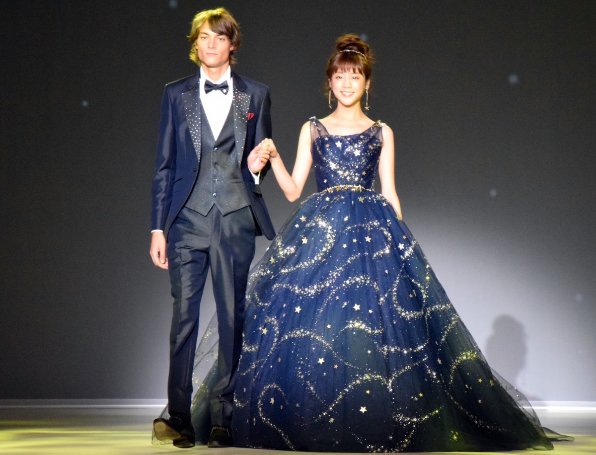 画像・写真 | 倉科カナ、公の場で初ウエディングドレス披露「結婚願望が上がります！」 37枚目 | ORICON NEWS