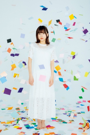 画像 写真 声優 水瀬いのり 純白衣装で撮り下ろしグラビア 色めく 美しさ披露 2枚目 Oricon News