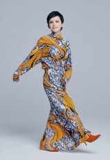 Superfly�A�r���{�[�h���C�u���l�̃I�[�v���L�O�����@�e���r�Ő����p 