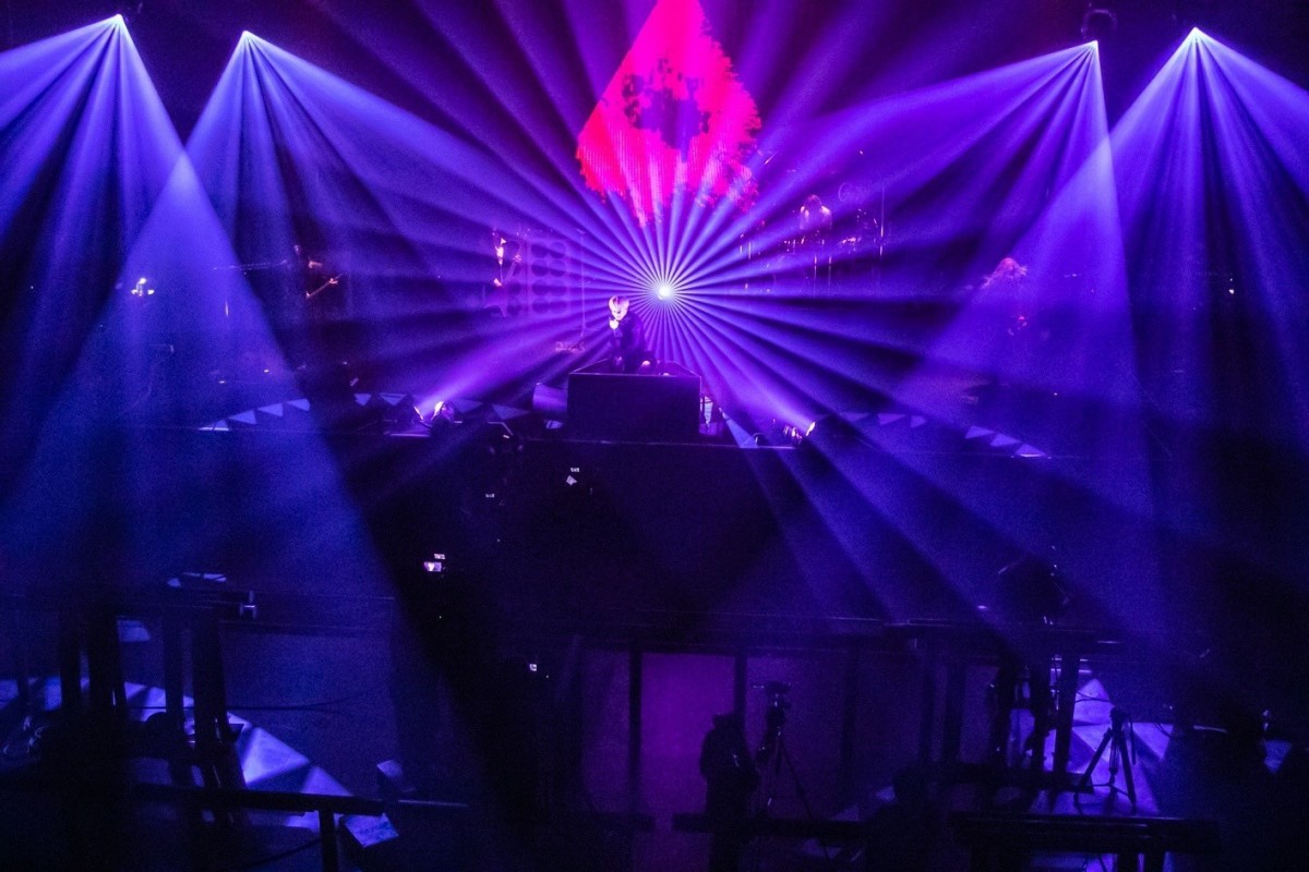 DIR EN GREYAϋqCuwThe World You Live Inx𐢊EzM 